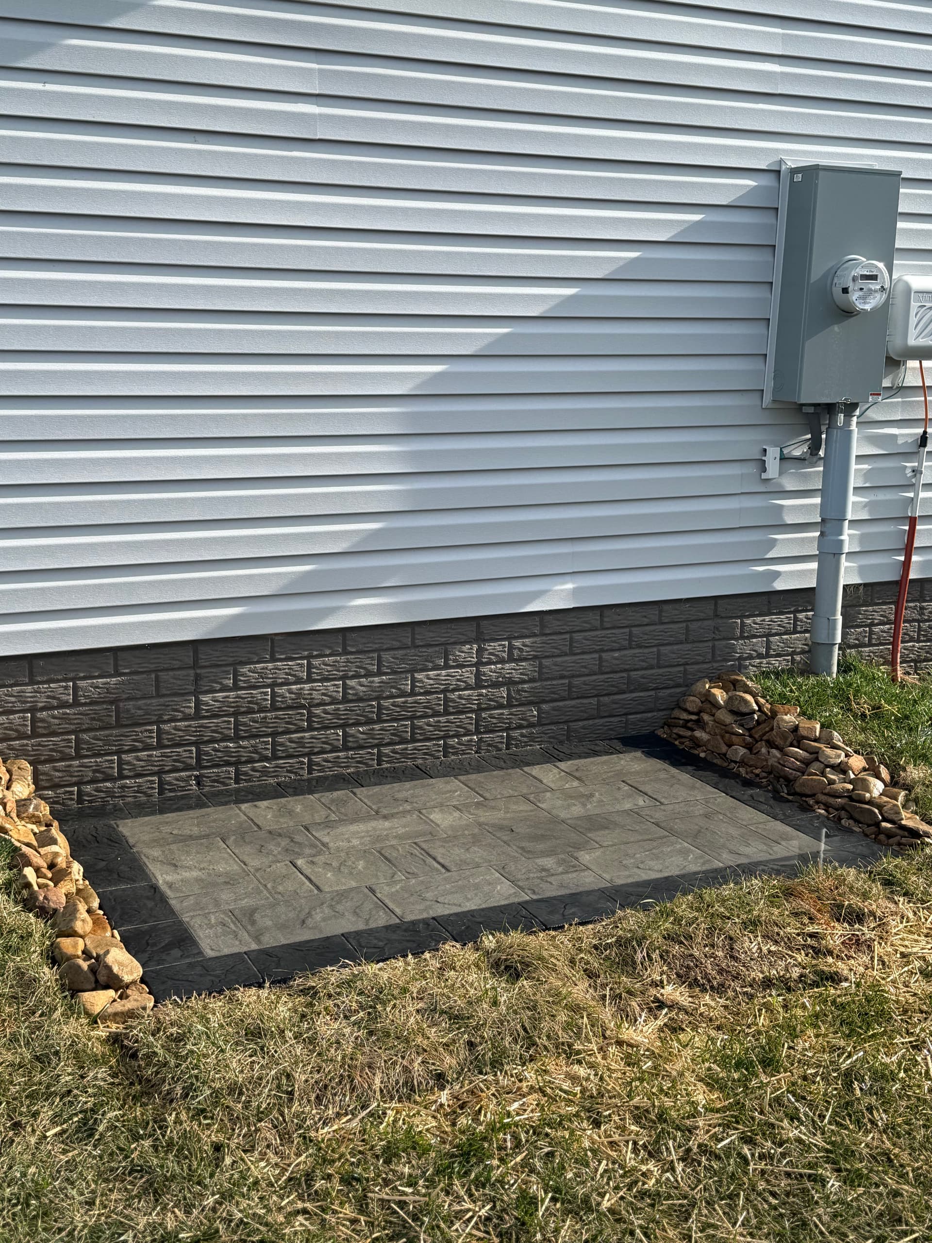 Gallery photos for Efficient Outdoor Solution with Cambridge Pavers: Image #1