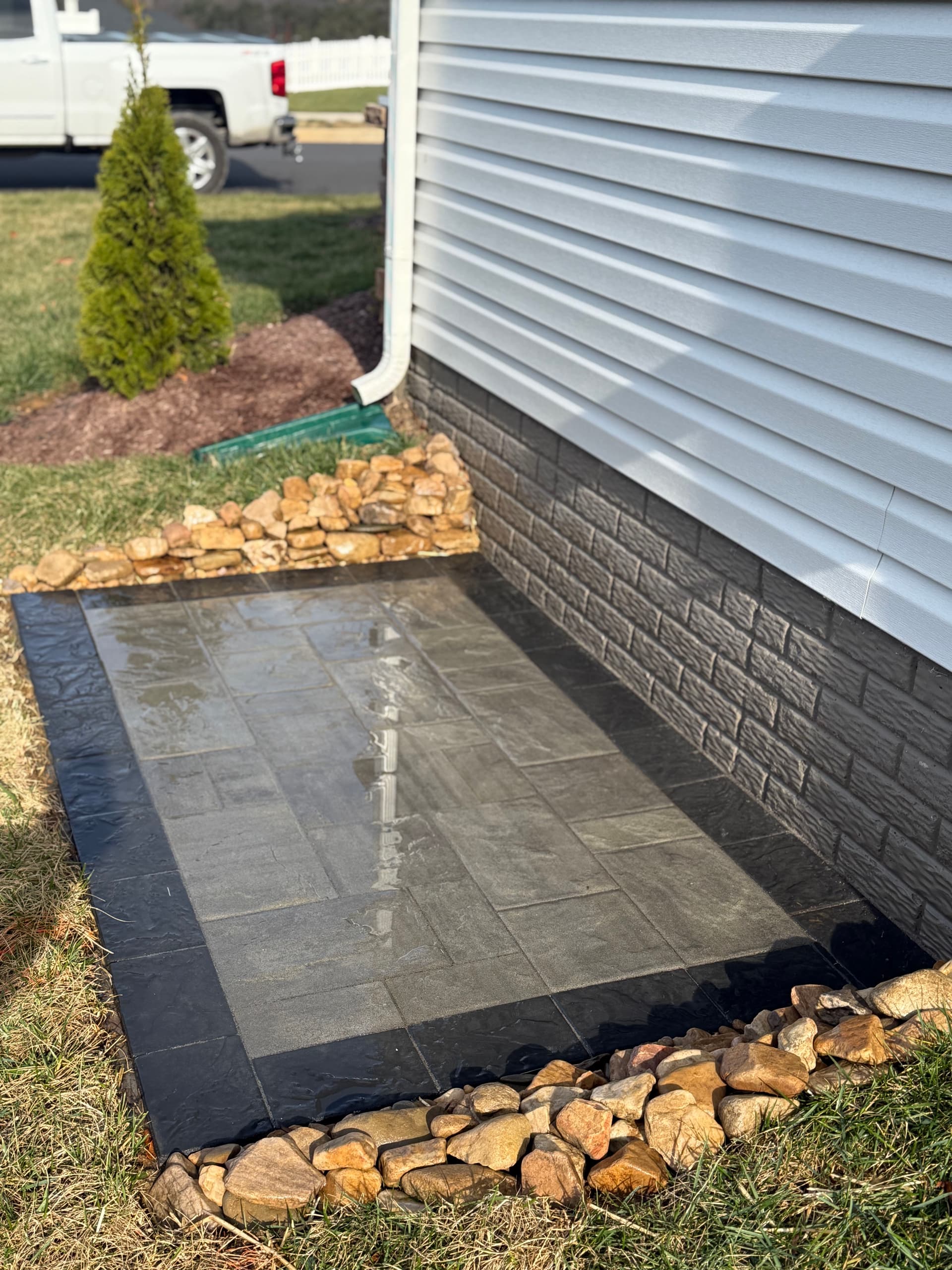 Gallery photos for Efficient Outdoor Solution with Cambridge Pavers: Image #3